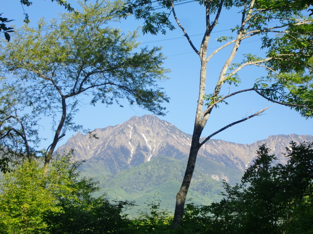 ホルンの庭より
残雪の八ヶ岳(6月中旬)
